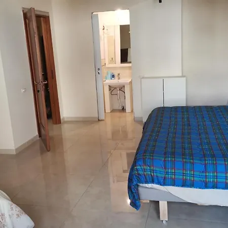 Casa Vacanze Via San Pardo Bed & Breakfast 2*