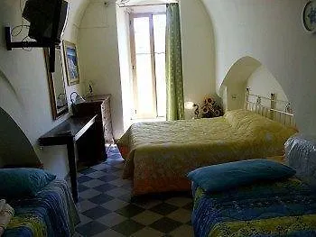 Casa Vacanze Via San Pardo Bed & Breakfast 2*